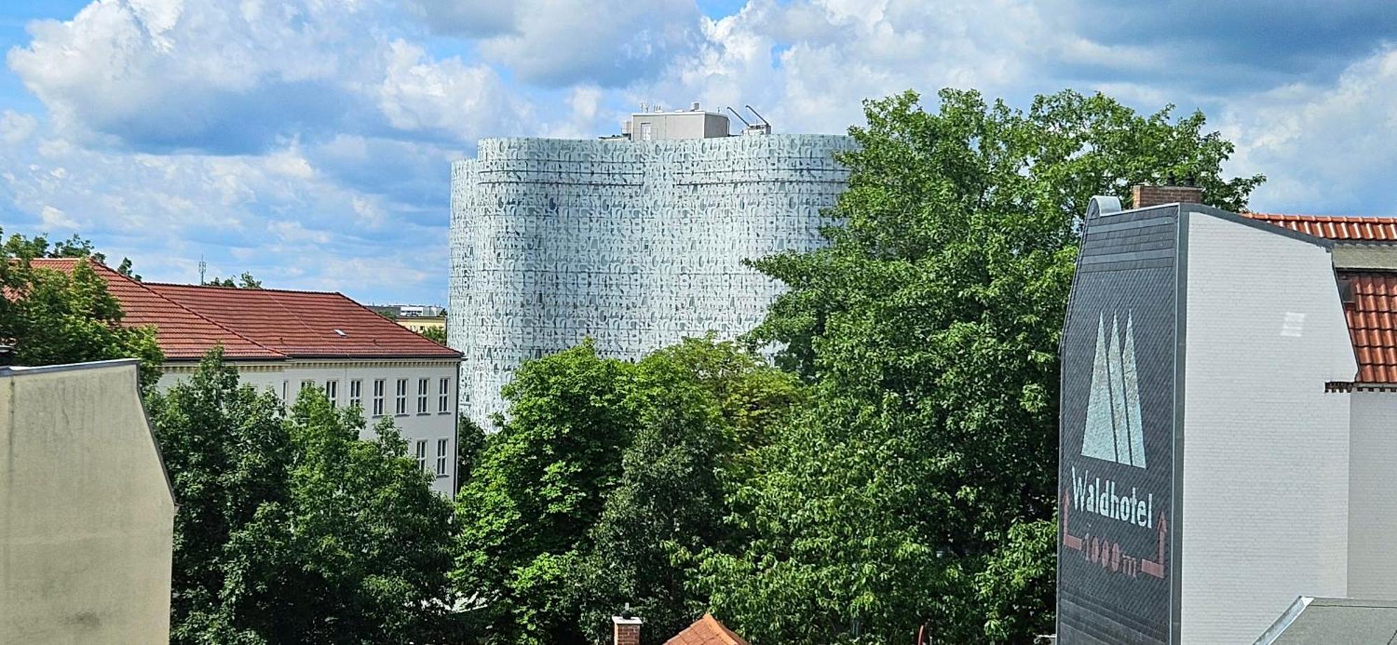 Johnis Fewo, Naehe Stadtzentrum - Uni In Sehr Ruhiger Lage Mit Terrasse Und Eigenem Parkplatz Cottbus Buitenkant foto